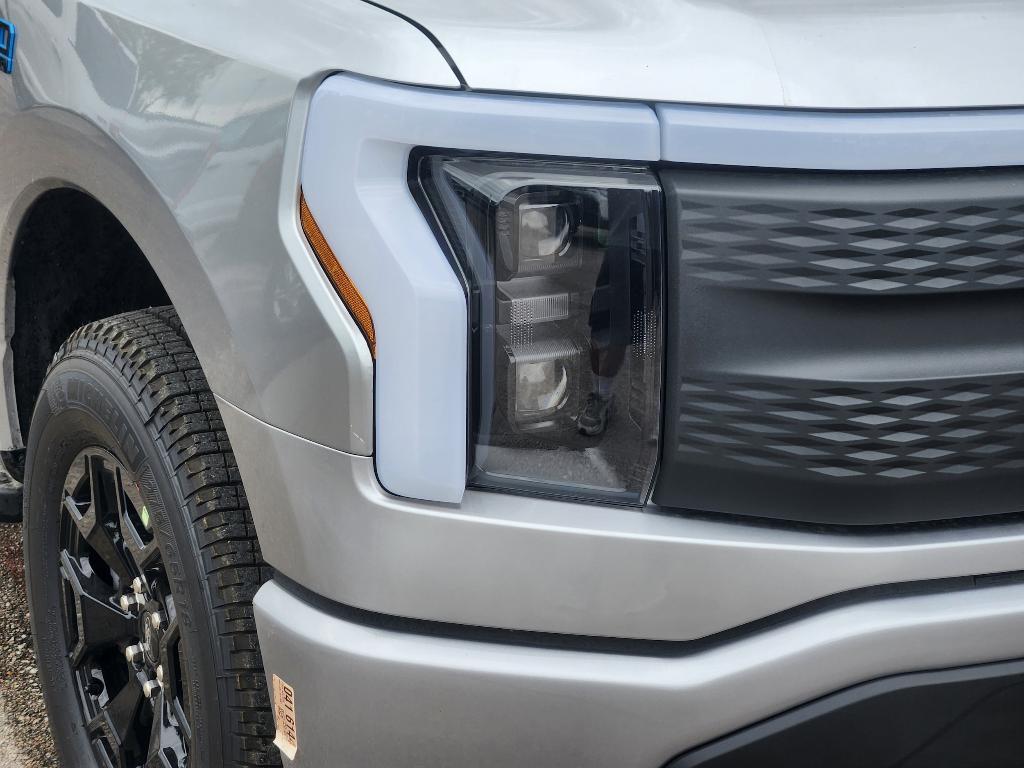new 2025 Ford F-150 Lightning car, priced at $62,286