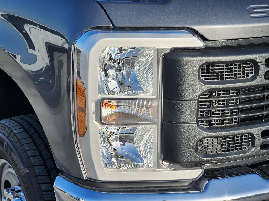 new 2025 Ford F-250 car, priced at $61,073