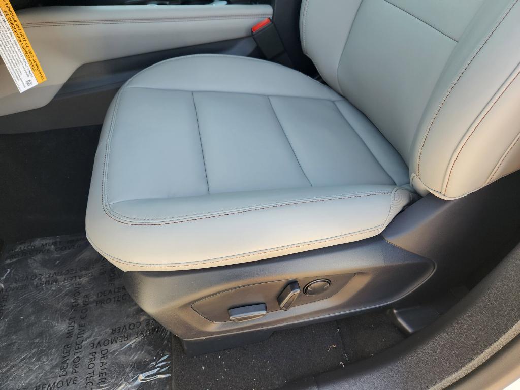 new 2025 Ford Explorer car, priced at $45,605