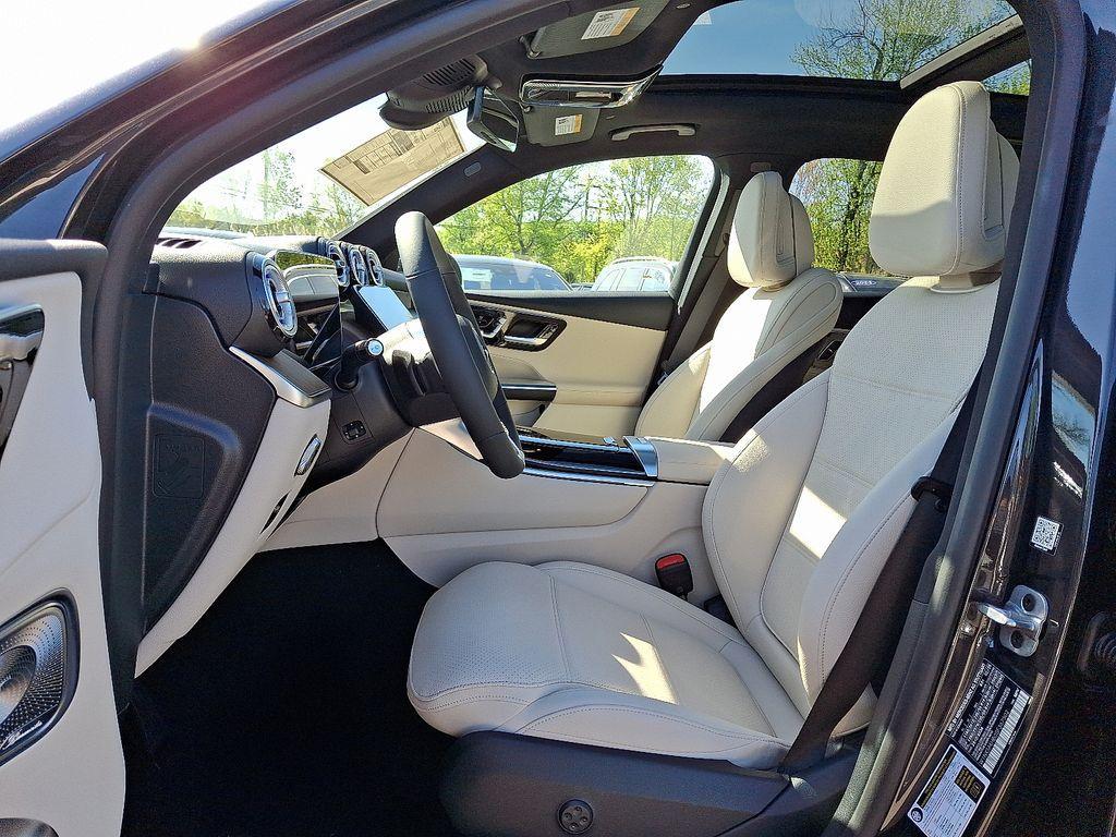 new 2025 Mercedes-Benz GLC 300 car, priced at $59,095