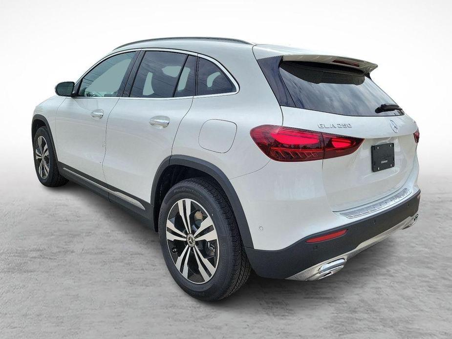 new 2025 Mercedes-Benz GLA 250 car, priced at $52,920