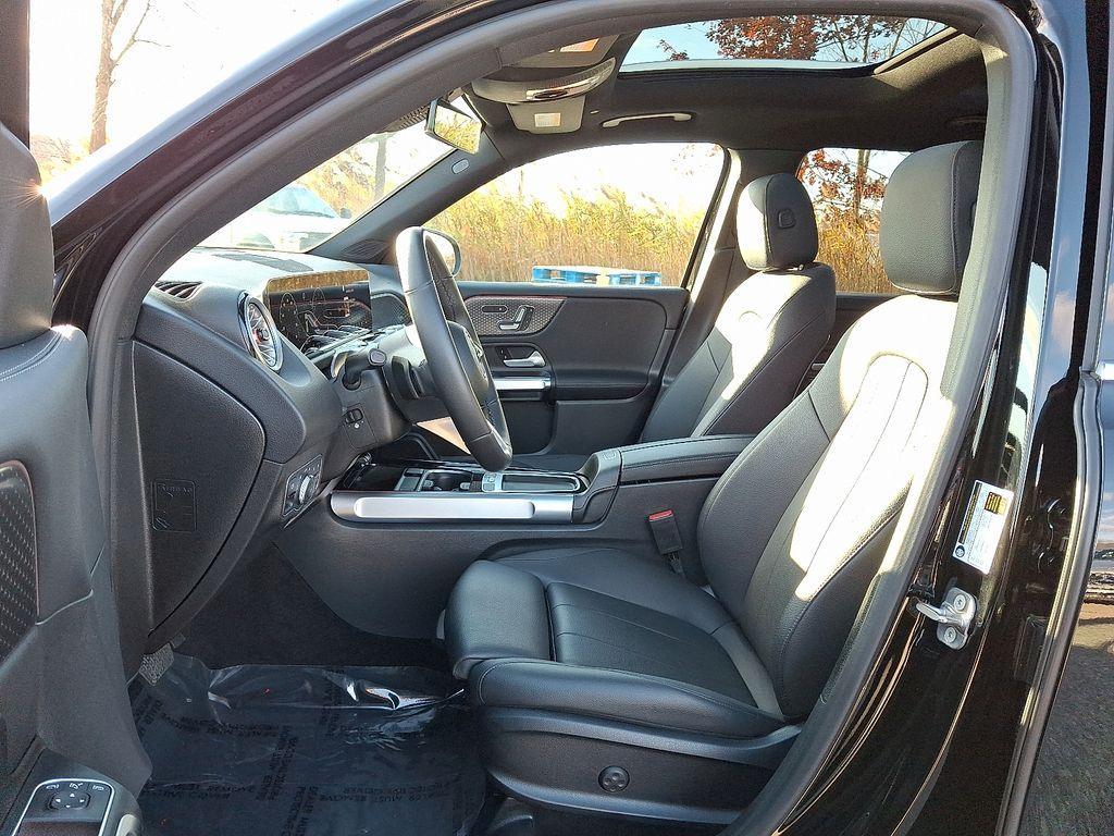 used 2025 Mercedes-Benz GLB 250 car, priced at $44,899