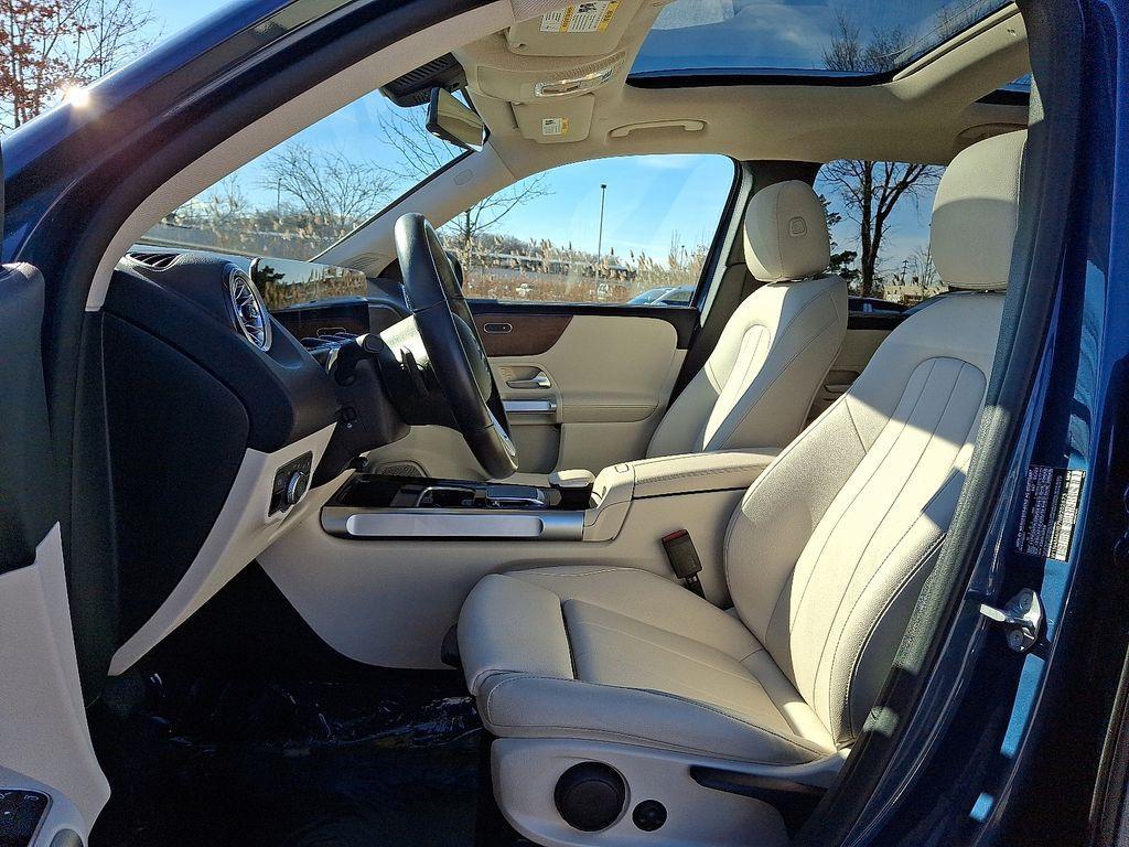 used 2022 Mercedes-Benz GLB 250 car, priced at $34,534