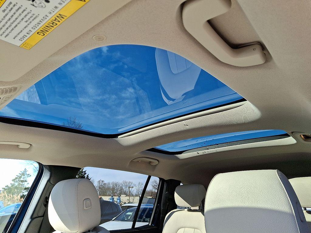 used 2022 Mercedes-Benz GLB 250 car, priced at $34,534