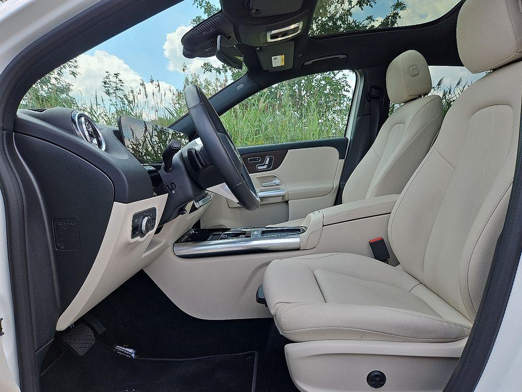 used 2025 Mercedes-Benz GLA 250 car, priced at $45,187