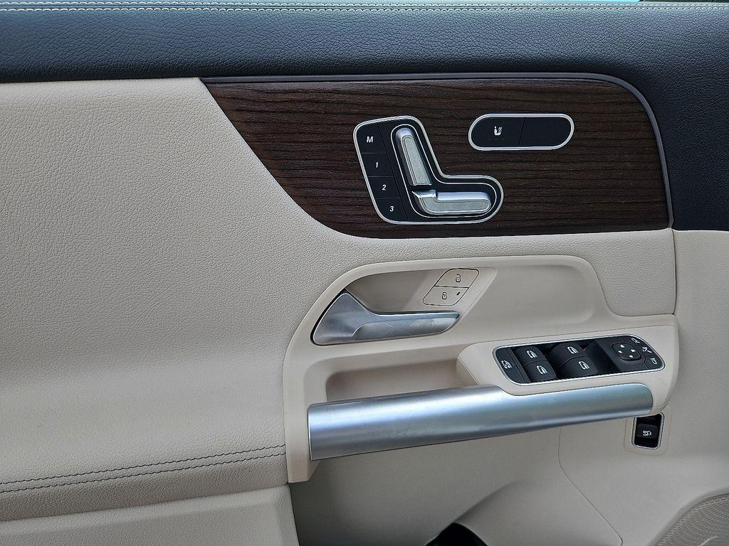 used 2025 Mercedes-Benz GLA 250 car, priced at $45,187