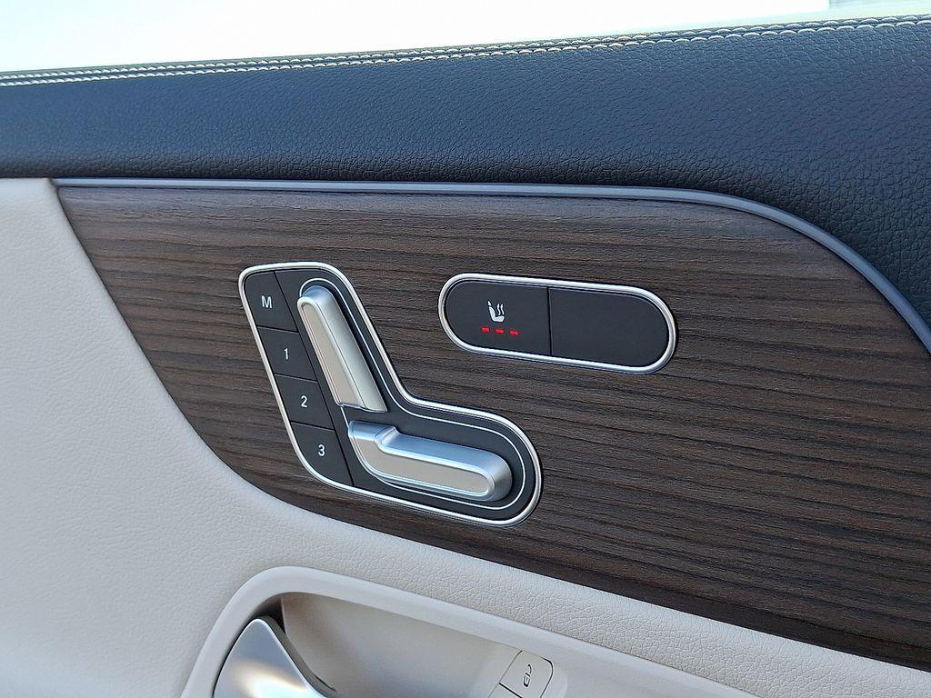 new 2026 Mercedes-Benz GLA 250 car, priced at $50,995