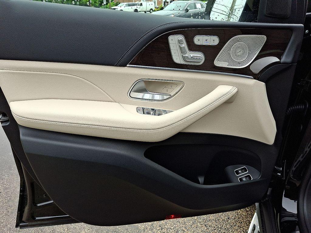 new 2025 Mercedes-Benz GLE 450e car, priced at $82,635