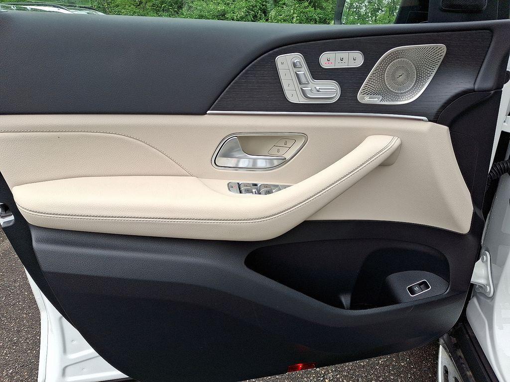 new 2025 Mercedes-Benz GLS 450 car, priced at $97,430