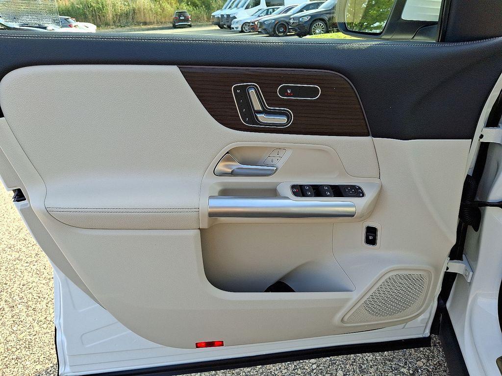 used 2025 Mercedes-Benz GLA 250 car, priced at $42,106