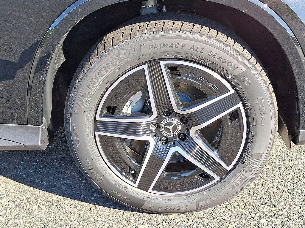 new 2025 Mercedes-Benz GLC 300 car, priced at $56,945