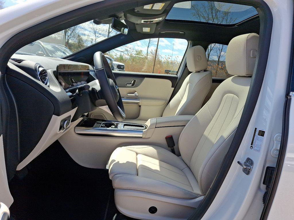 used 2025 Mercedes-Benz GLA 250 car, priced at $43,124
