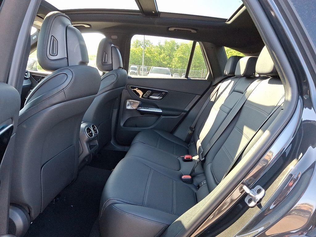 new 2025 Mercedes-Benz GLC 300 car, priced at $58,065