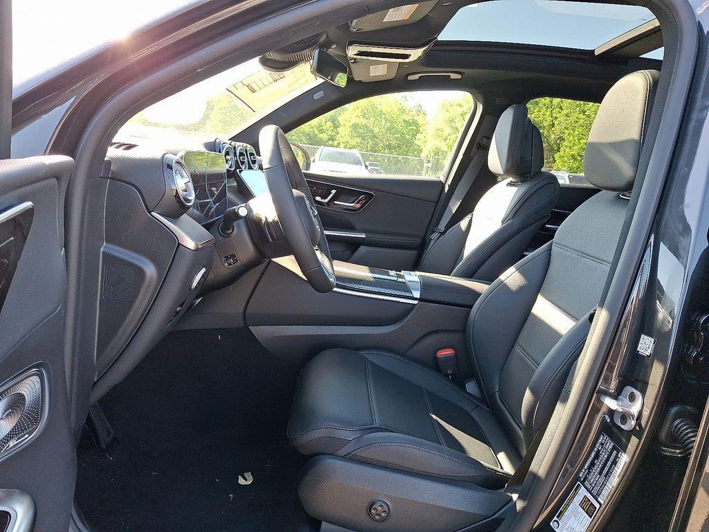 new 2025 Mercedes-Benz GLC 300 car, priced at $58,065