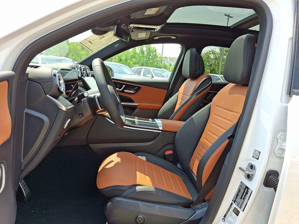 new 2025 Mercedes-Benz GLC 300 car, priced at $63,195