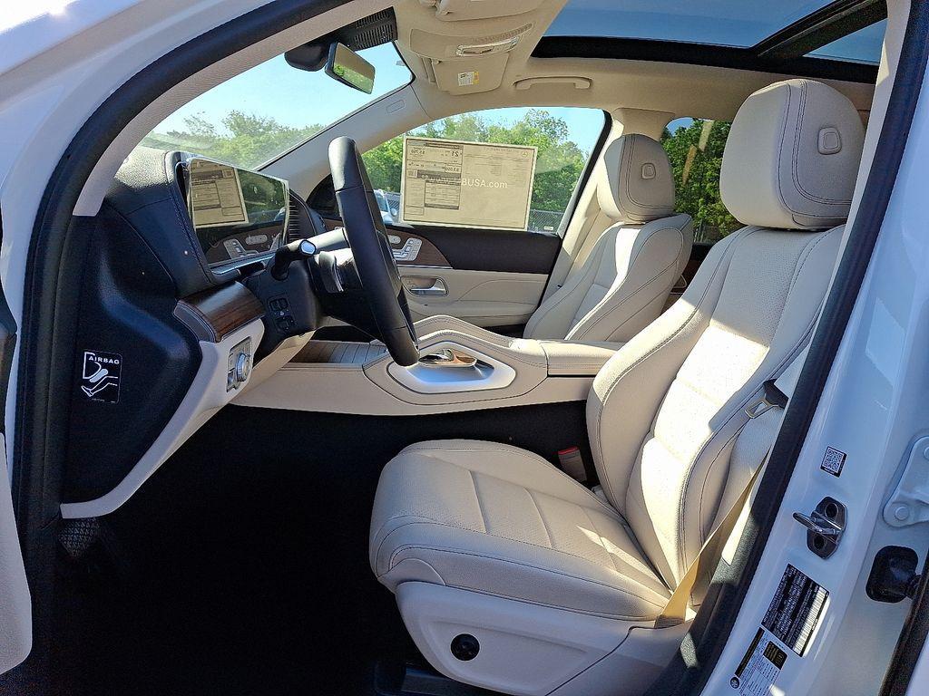 new 2025 Mercedes-Benz GLS 450 car, priced at $90,980