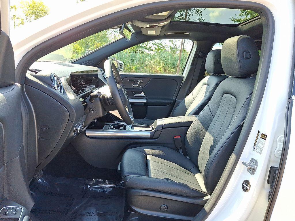 used 2025 Mercedes-Benz GLA 250 car, priced at $44,320