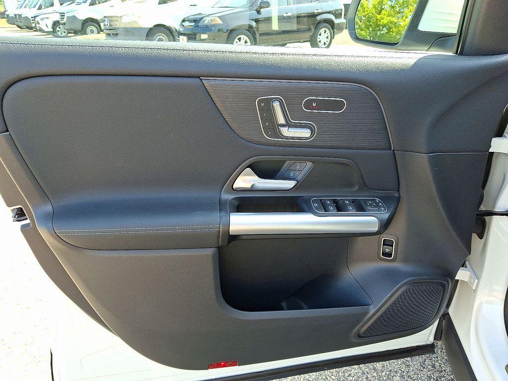used 2025 Mercedes-Benz GLA 250 car, priced at $44,320