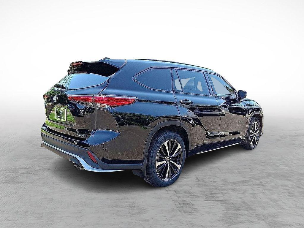 used 2022 Toyota Highlander car, priced at $37,435