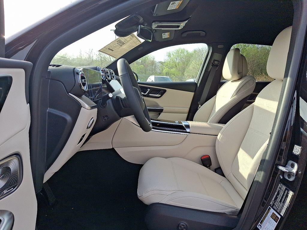 new 2025 Mercedes-Benz GLC 300 car, priced at $55,795