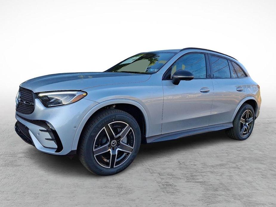 new 2025 Mercedes-Benz GLC 300 car, priced at $57,085