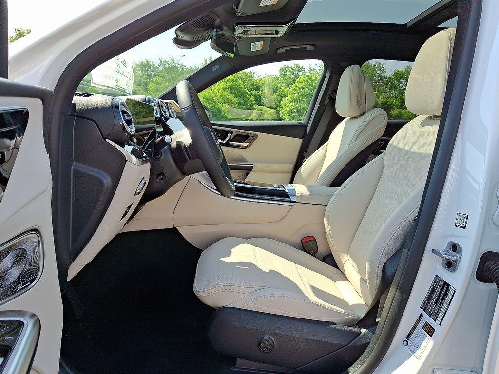 new 2025 Mercedes-Benz GLC 300 car, priced at $57,300