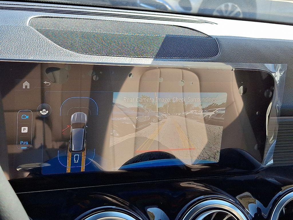 new 2025 Mercedes-Benz GLB 250 car, priced at $53,095