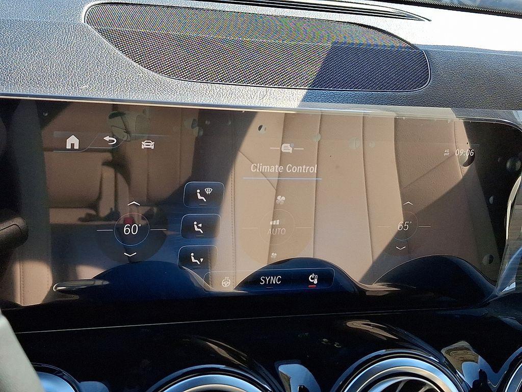 new 2025 Mercedes-Benz GLB 250 car, priced at $53,095