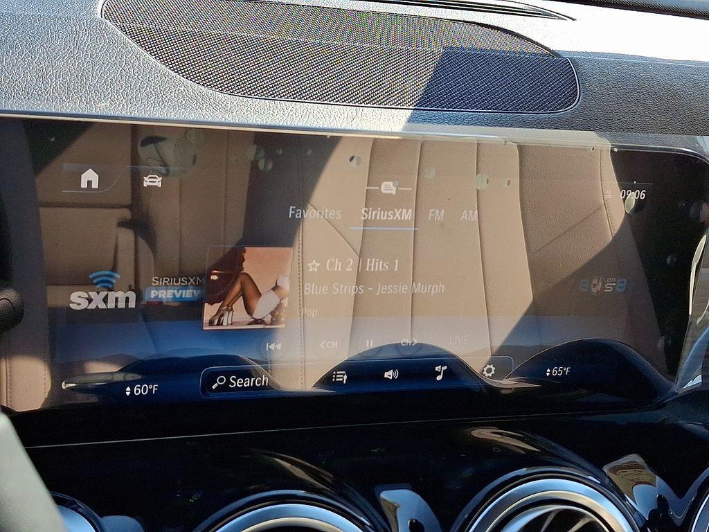 new 2025 Mercedes-Benz GLB 250 car, priced at $53,095