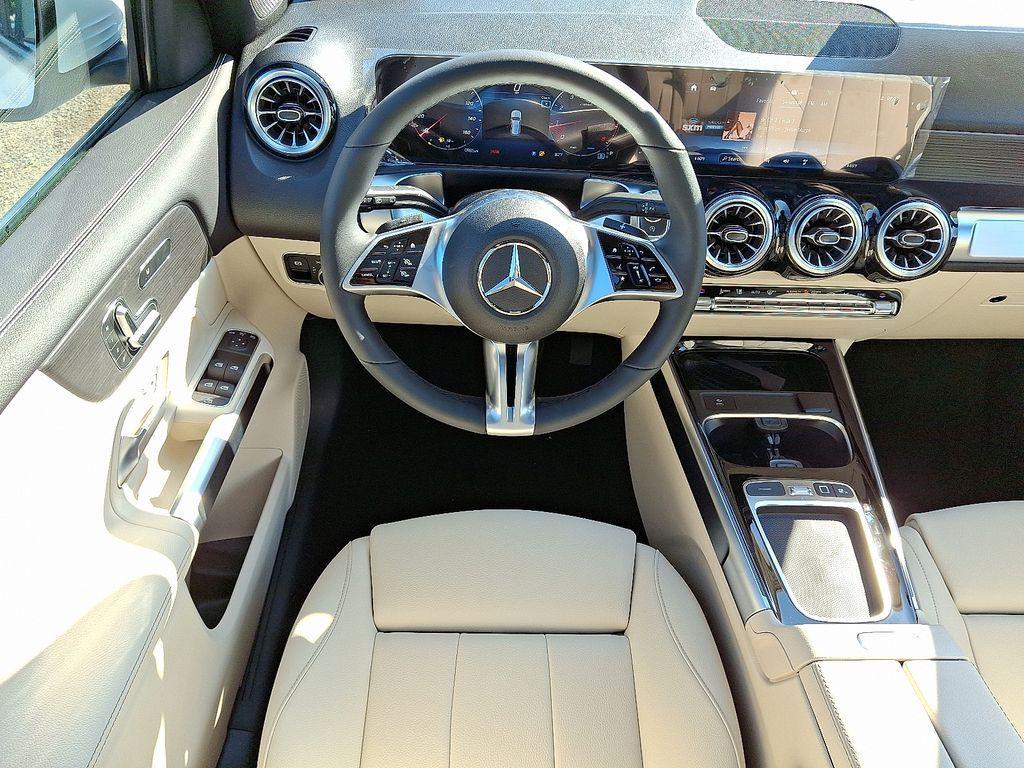 new 2025 Mercedes-Benz GLB 250 car, priced at $53,095