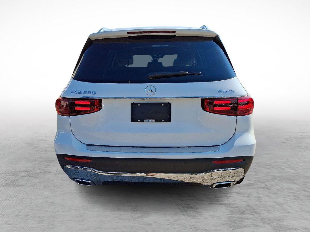 new 2025 Mercedes-Benz GLB 250 car, priced at $53,095