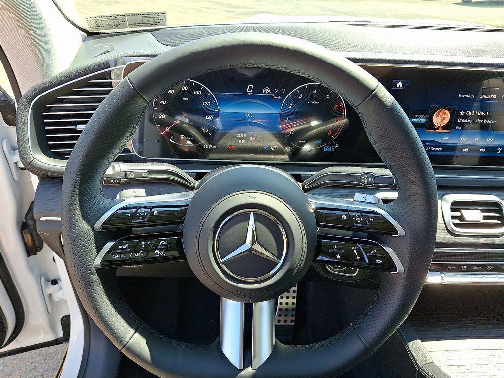 new 2025 Mercedes-Benz GLS 450 car, priced at $99,565