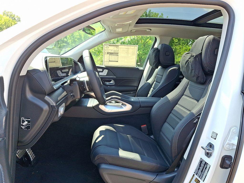 new 2025 Mercedes-Benz GLS 450 car, priced at $99,565