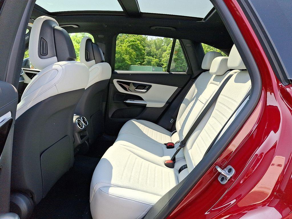 new 2025 Mercedes-Benz GLC 300 car, priced at $59,550
