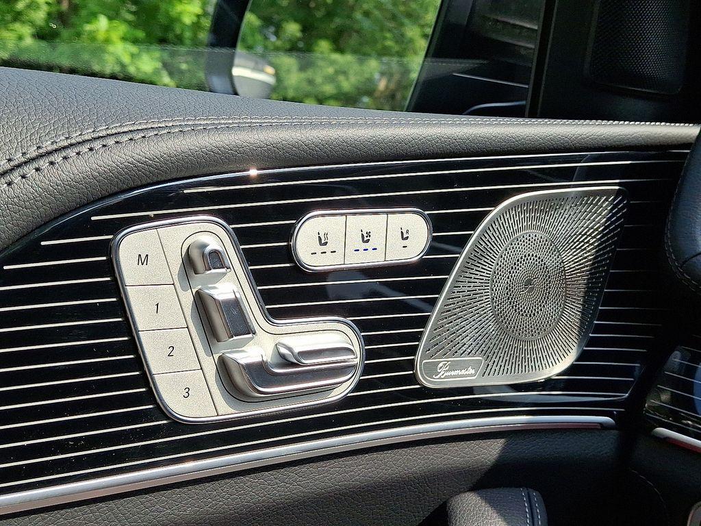 new 2025 Mercedes-Benz GLS 450 car, priced at $101,705