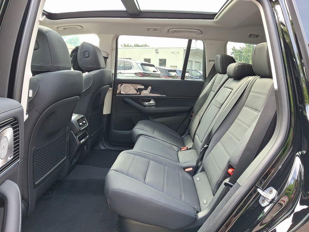 new 2025 Mercedes-Benz GLS 450 car, priced at $101,705