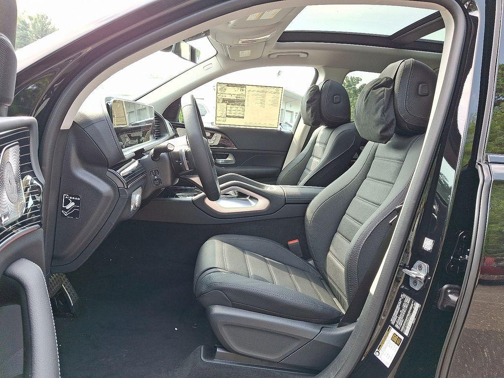 new 2025 Mercedes-Benz GLS 450 car, priced at $101,705