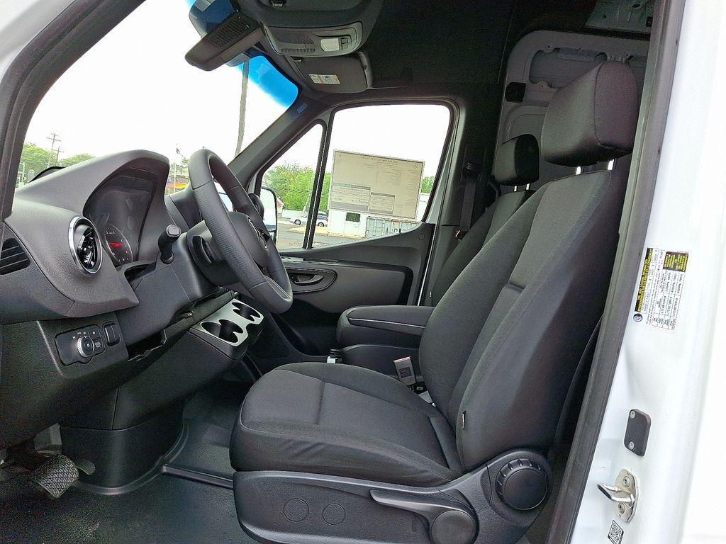 new 2025 Mercedes-Benz Sprinter 2500 car, priced at $67,409