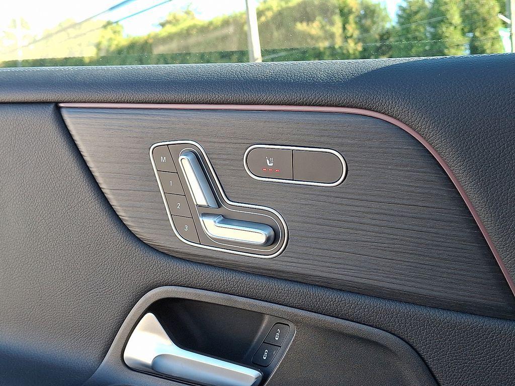 new 2026 Mercedes-Benz GLB 250 car, priced at $51,815