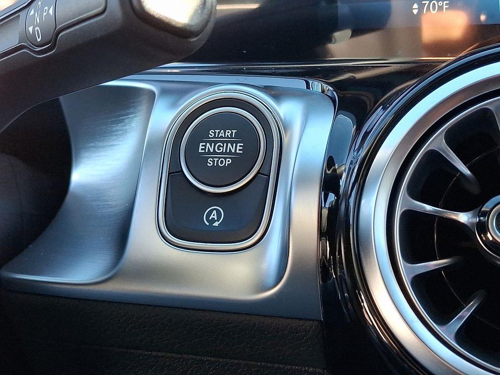 new 2026 Mercedes-Benz GLB 250 car, priced at $51,815