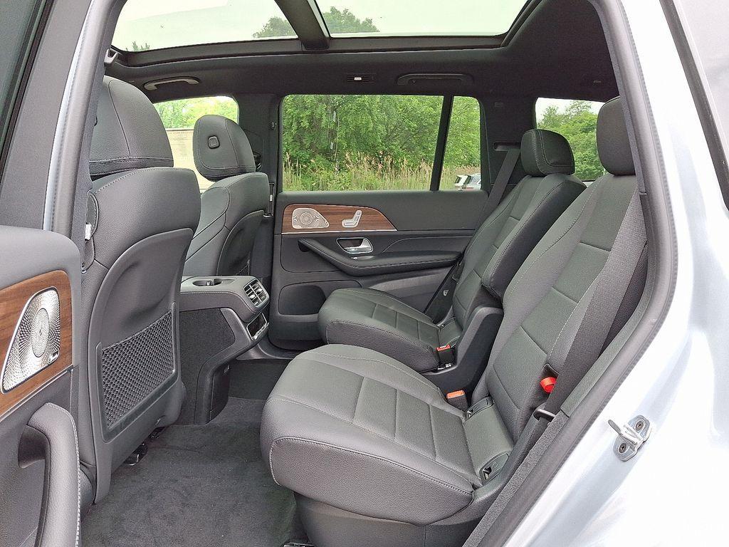 new 2025 Mercedes-Benz GLS 450 car, priced at $95,525