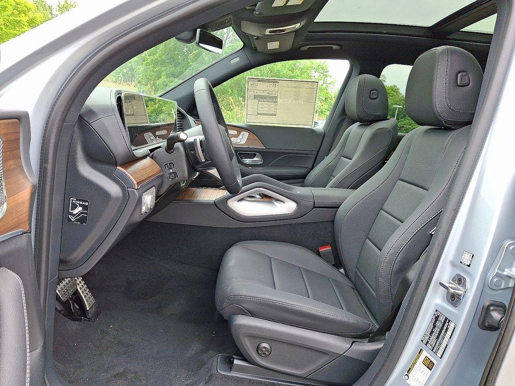 new 2025 Mercedes-Benz GLS 450 car, priced at $95,525