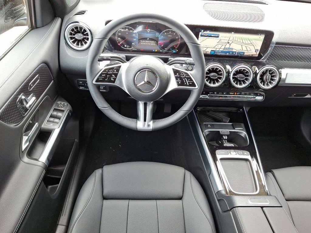 new 2025 Mercedes-Benz GLB 250 car, priced at $51,095