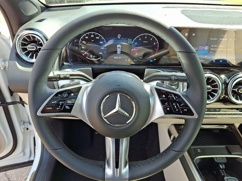 new 2025 Mercedes-Benz GLB 250 car, priced at $51,590