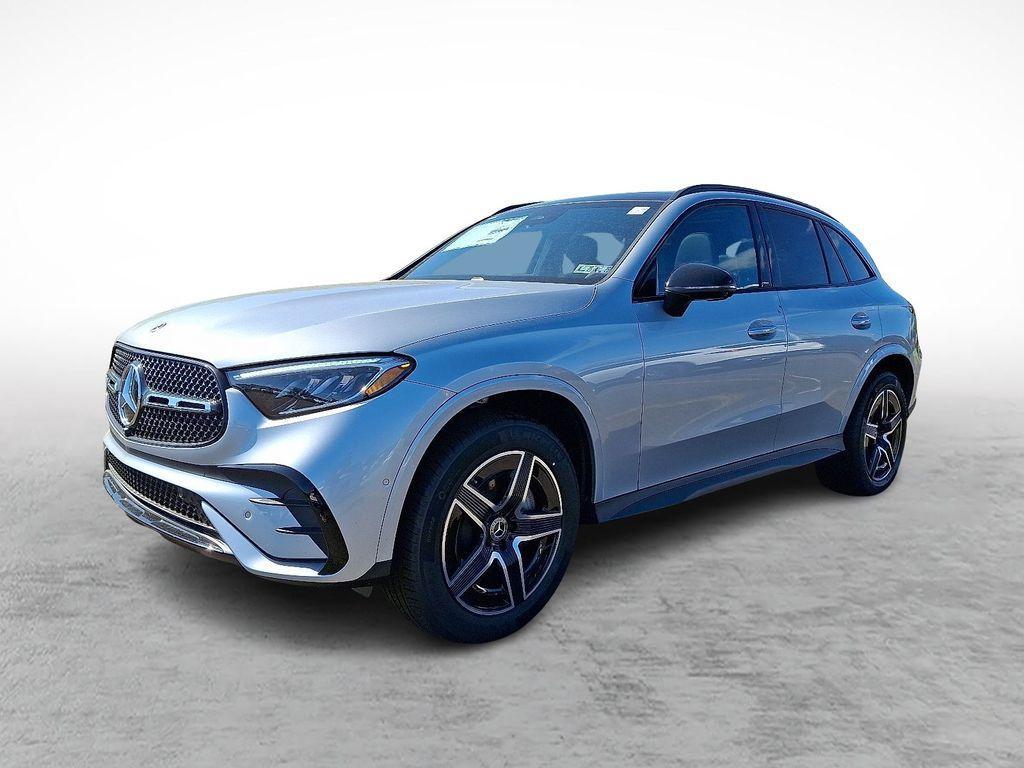 new 2025 Mercedes-Benz GLC 300 car, priced at $61,920