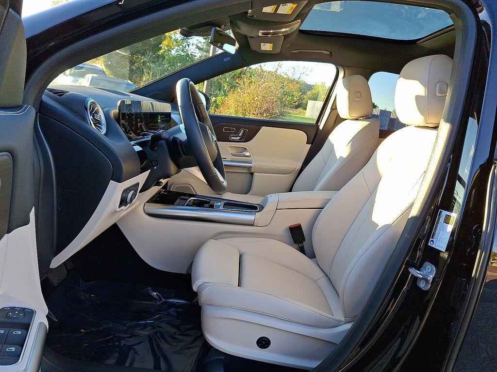 used 2025 Mercedes-Benz GLA 250 car, priced at $41,998