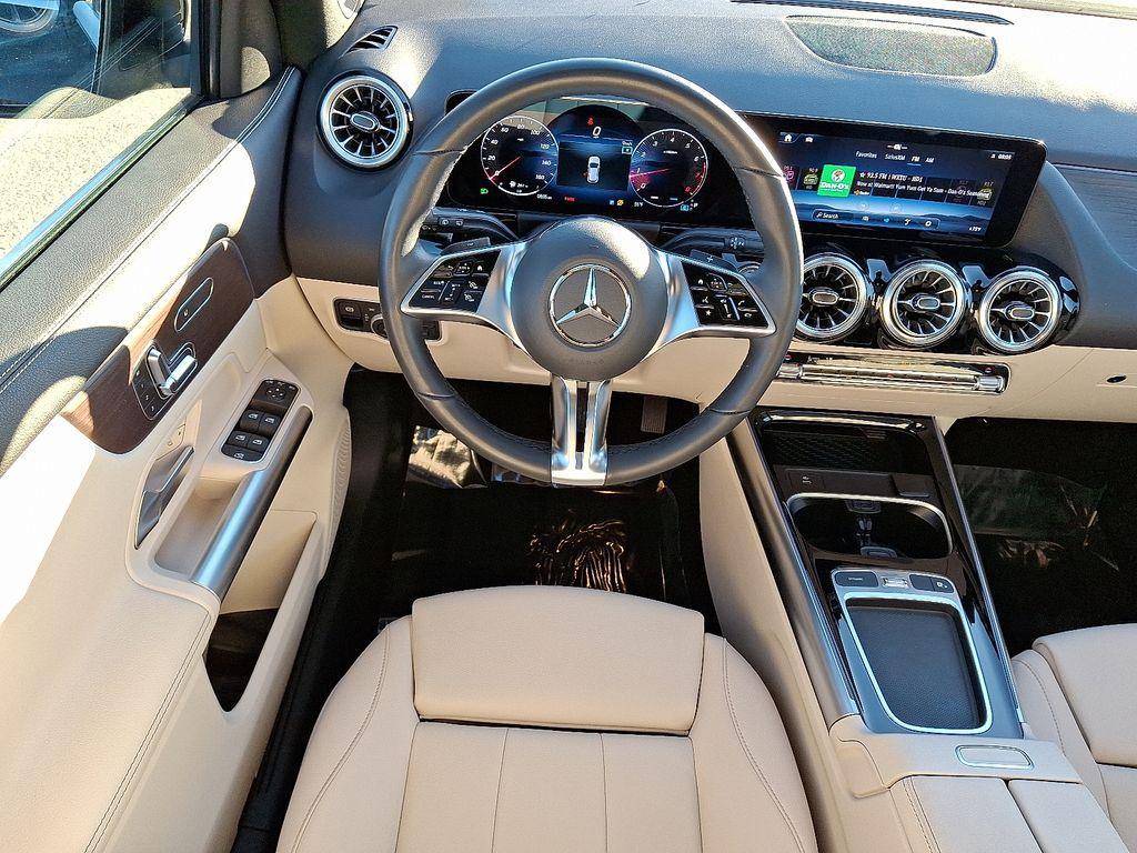 used 2025 Mercedes-Benz GLA 250 car, priced at $41,998