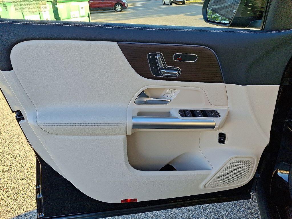 used 2025 Mercedes-Benz GLA 250 car, priced at $41,998