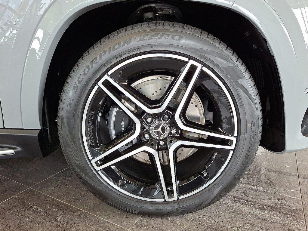 new 2025 Mercedes-Benz GLS 450 car, priced at $101,345