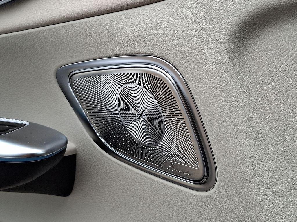 new 2025 Mercedes-Benz GLC 300 car, priced at $56,395